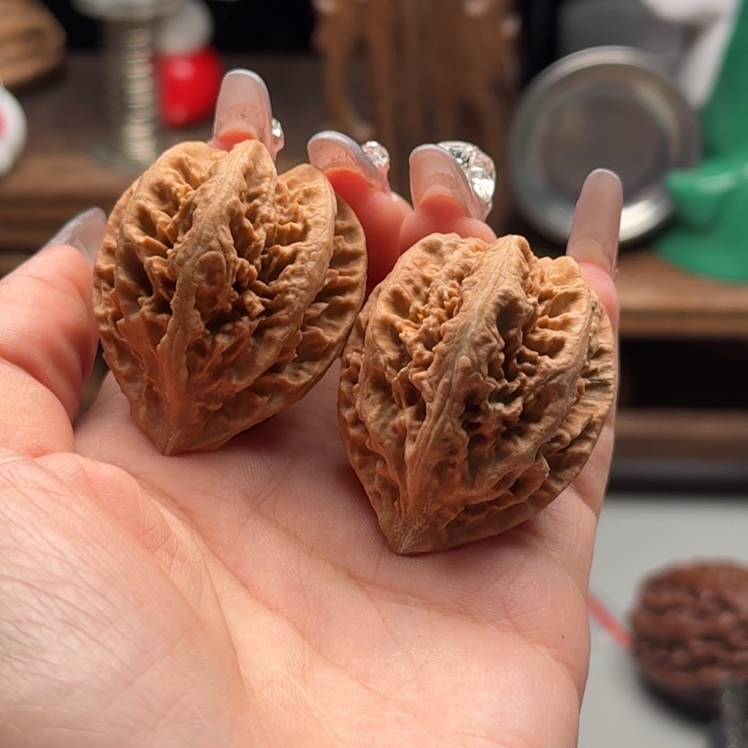 文玩核桃把件关东木子楸百核142花皮