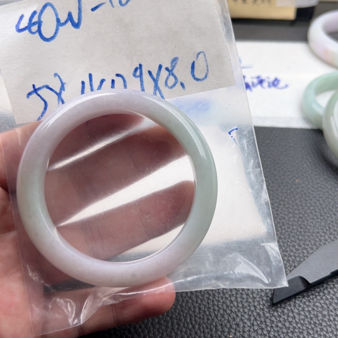翡翠手镯未镶嵌阿扬
