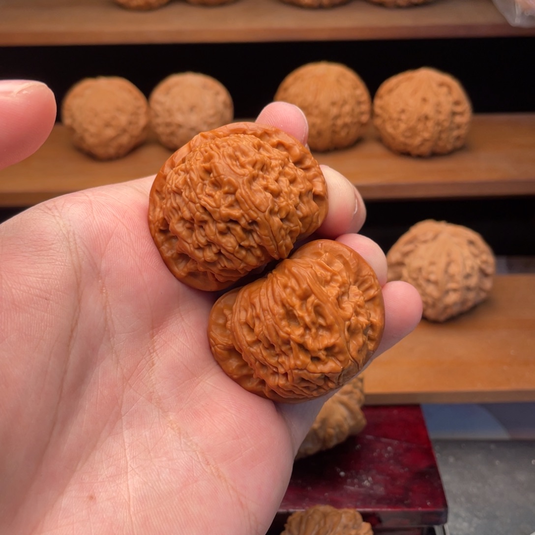 文玩核桃把件£42毕业球白