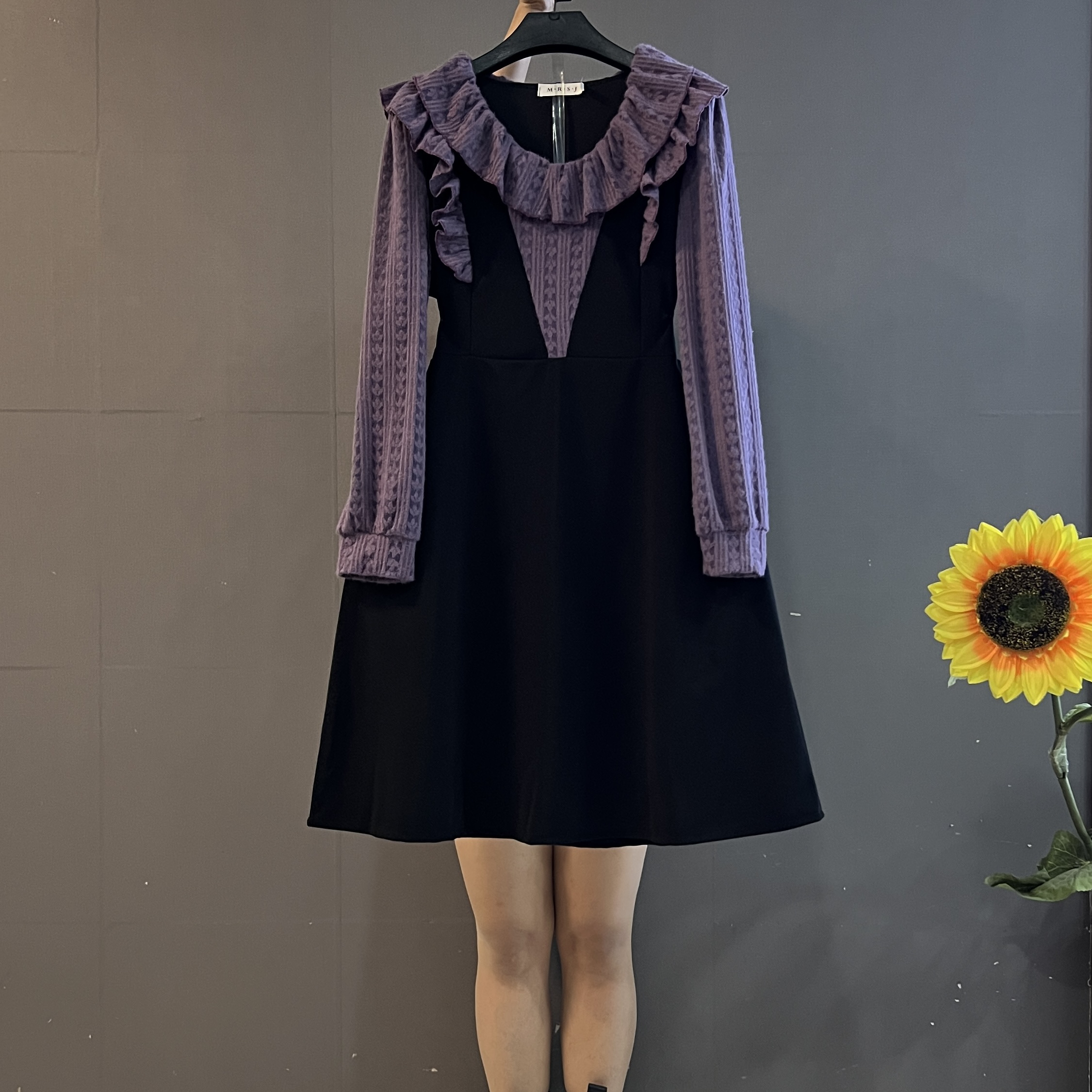 秋季新款荷叶花边圆领长袖撞色拼接假两件洋气显瘦中长款连衣裙