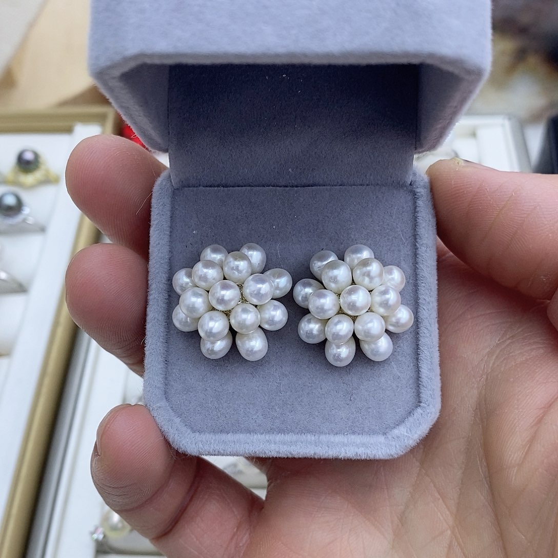淡水珍珠耳饰未镶嵌