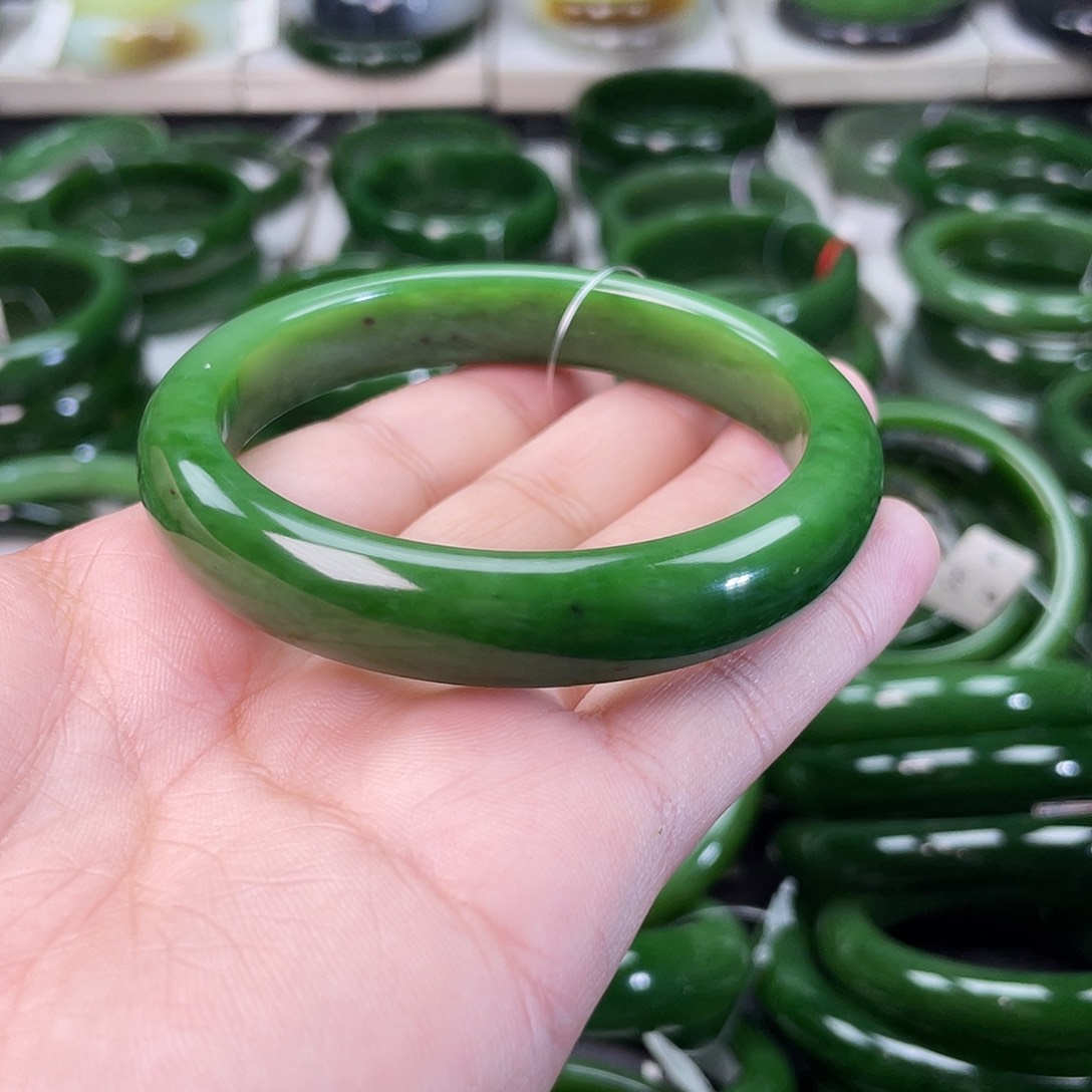 和田玉（碧玉）手镯未镶嵌
