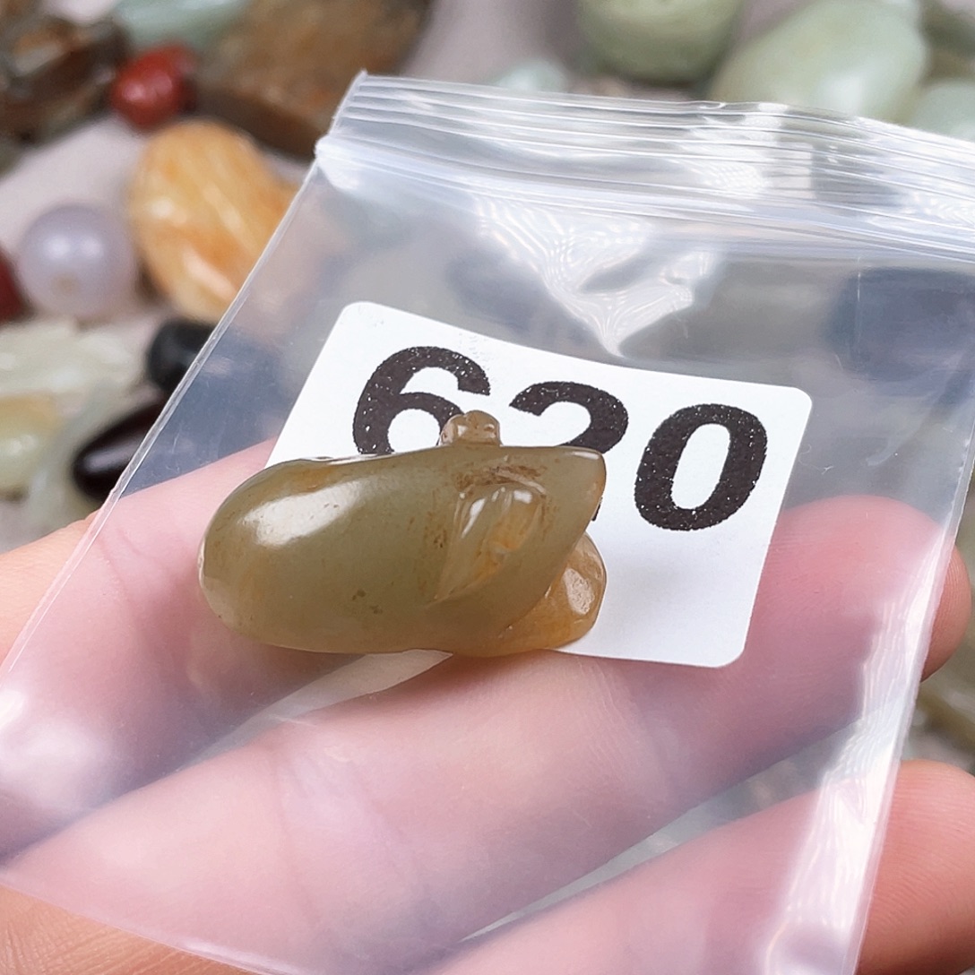 和田玉（糖玉）未镶嵌颈饰