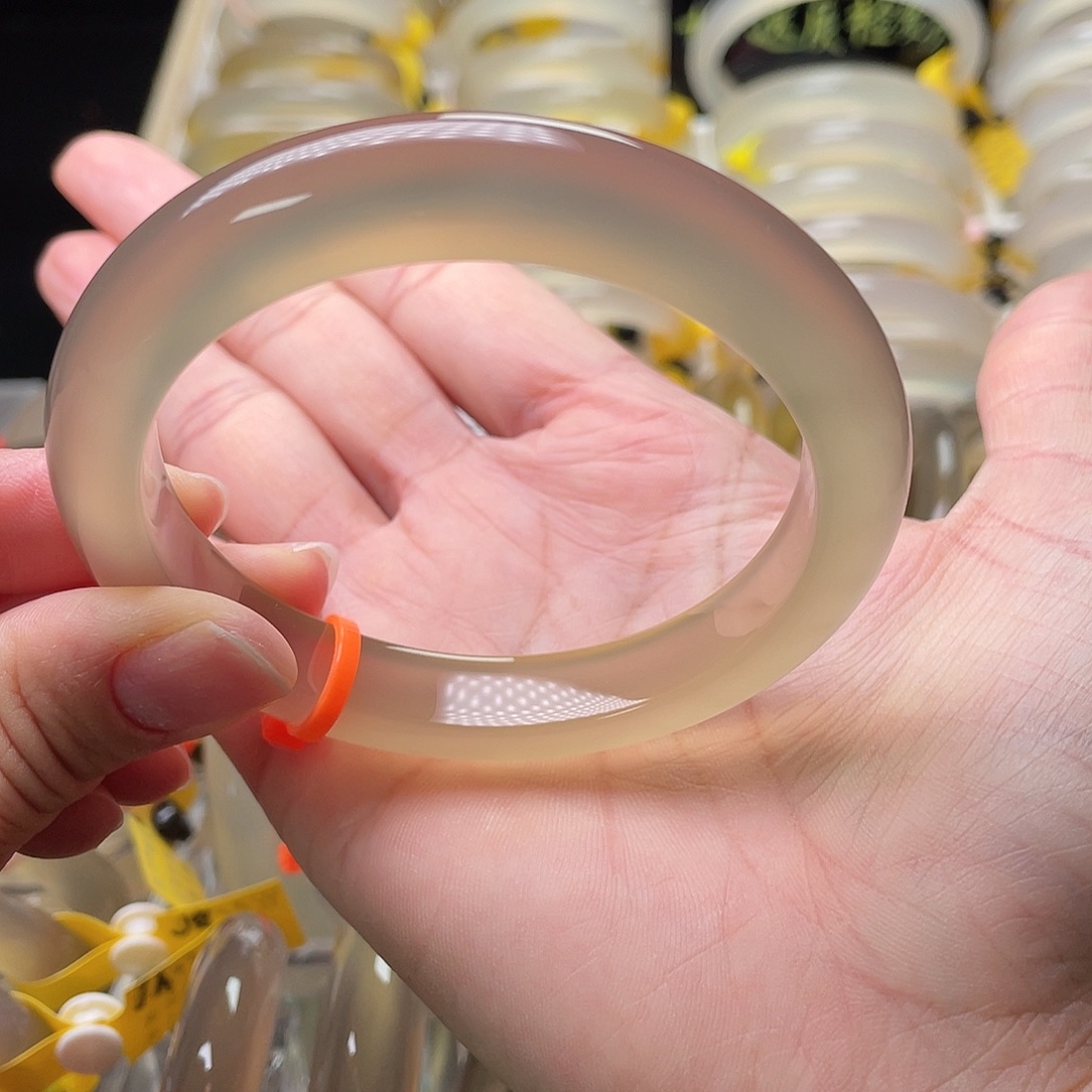 溁***穗玛瑙/玉髓未镶嵌手镯