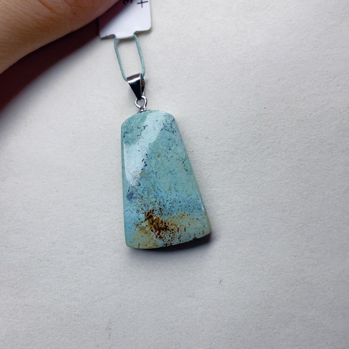 绿松石未镶嵌颈饰