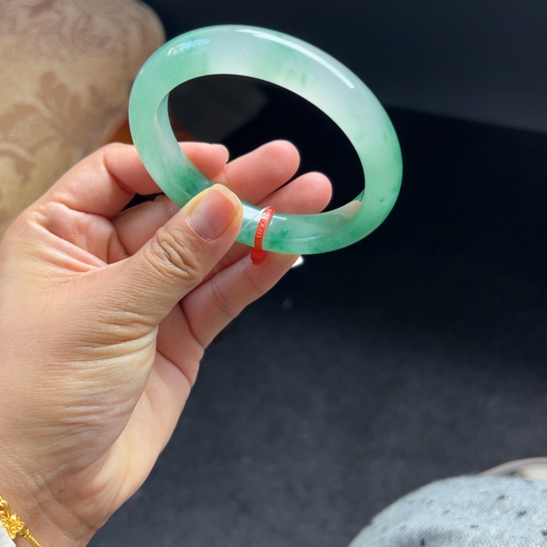 石英质玉未镶嵌手镯非洲翠5960