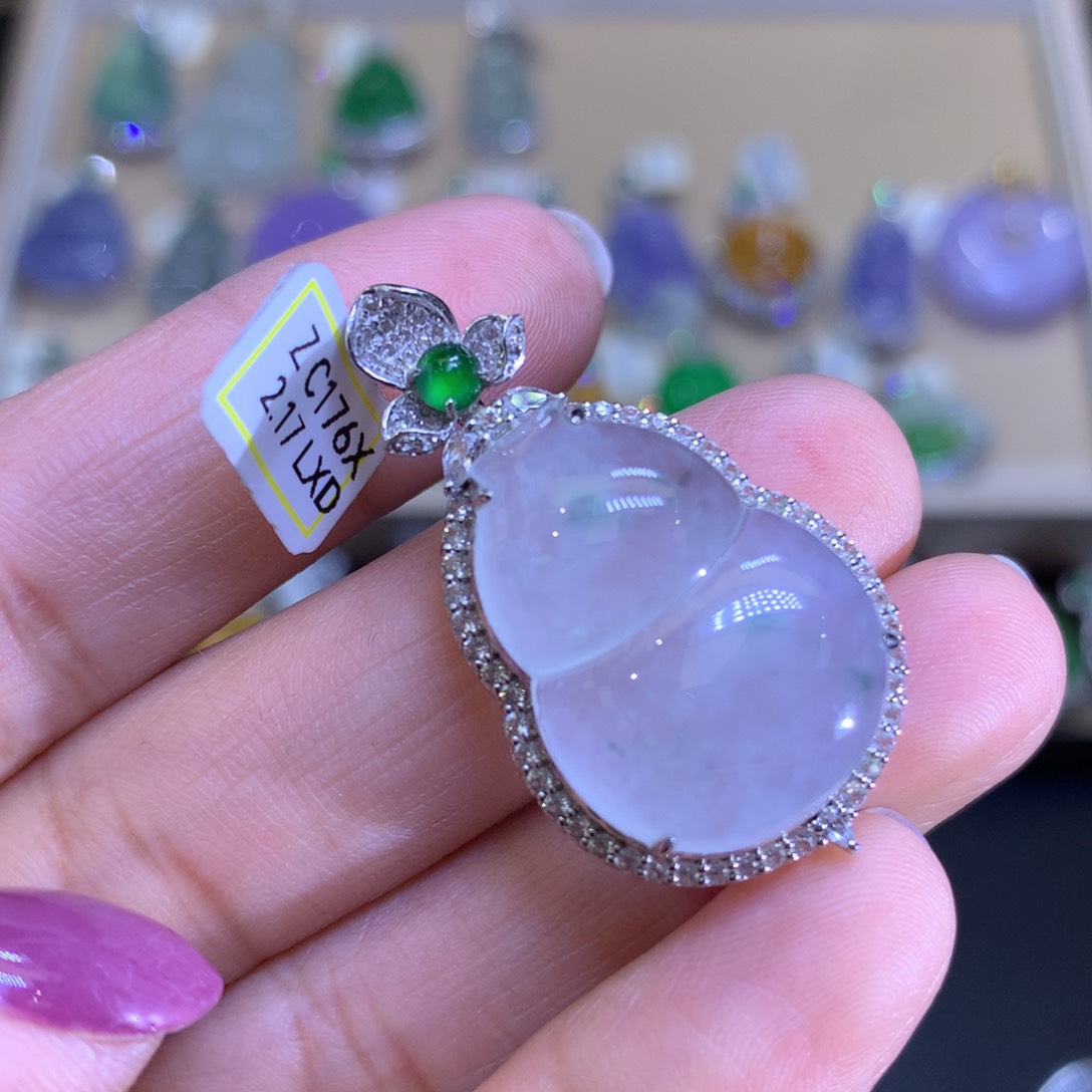 翡翠颈饰18K金镶嵌翡翠