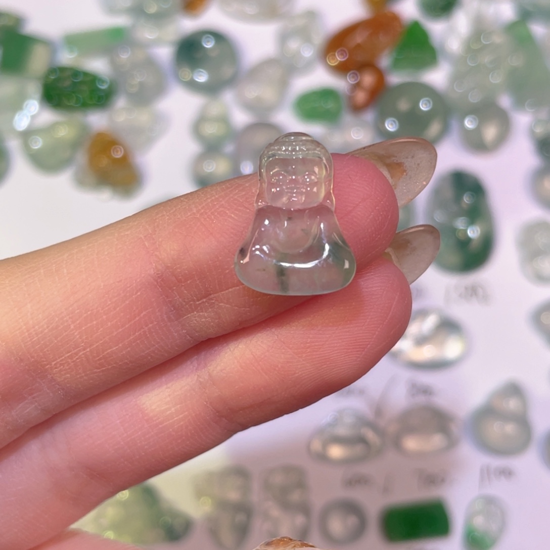 翡翠未镶嵌颈饰裸石