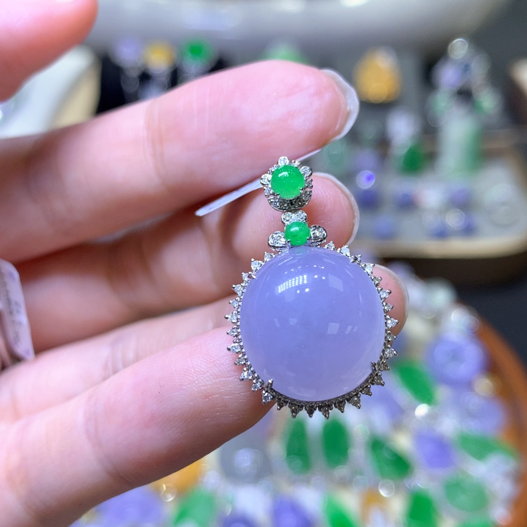 【闪购商品】翡翠颈饰18K金镶嵌翡翠吊坠项链