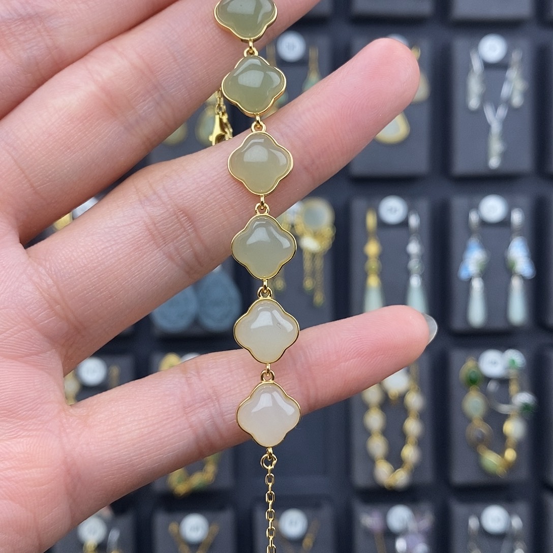 玥***宝和田玉银S925镀金镶嵌手链