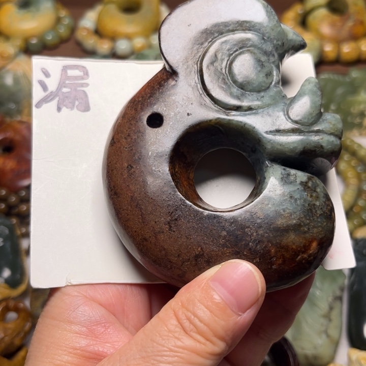 岫岩河磨玉（透闪石质玉）未镶嵌珠宝奇石