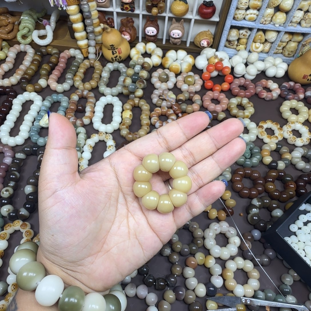^****吊坠菩提根/象牙果