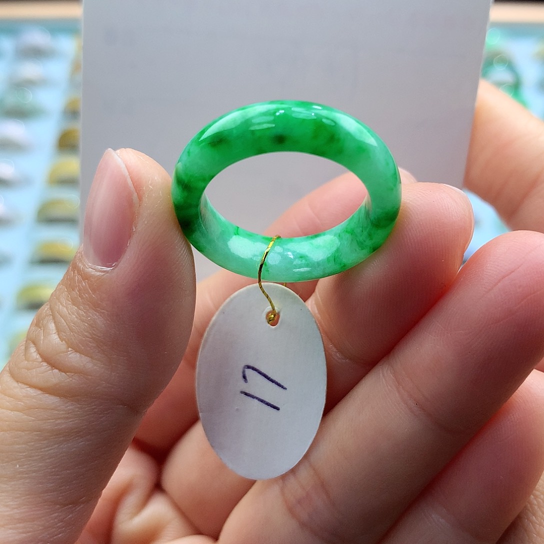 翡翠戒指未镶嵌17圈