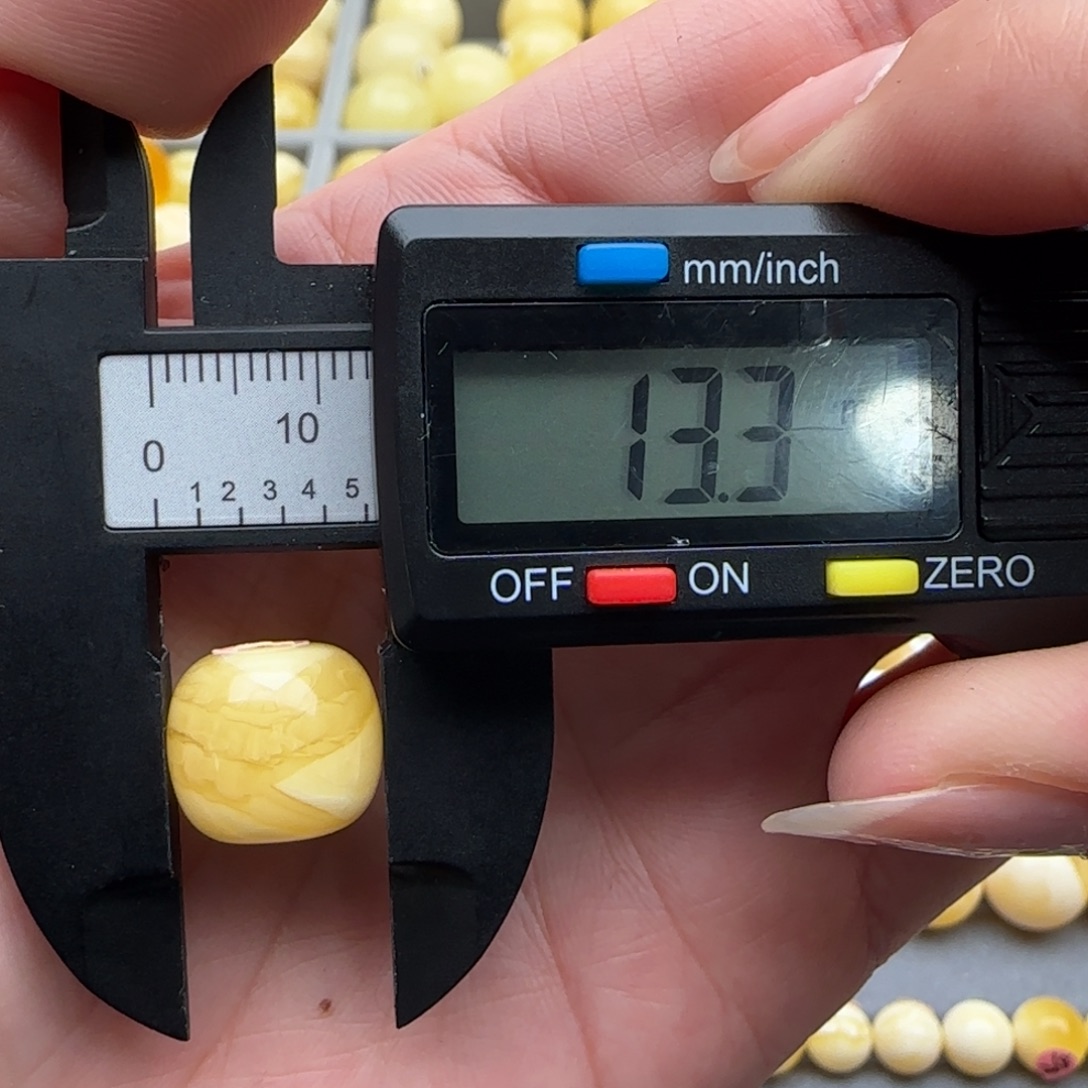 红***生蜜蜡未镶嵌裸石妖花老型