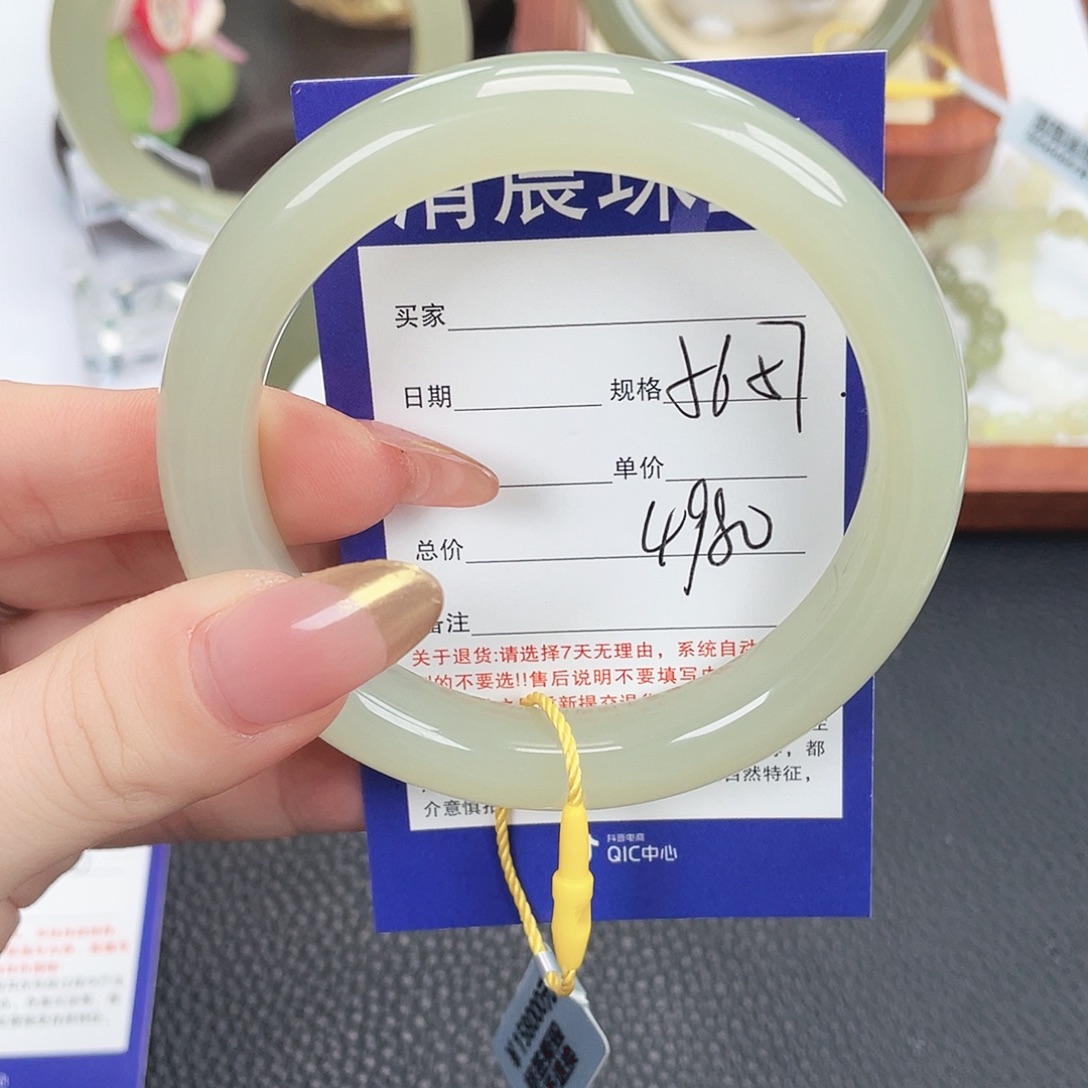 和田玉未镶嵌手镯