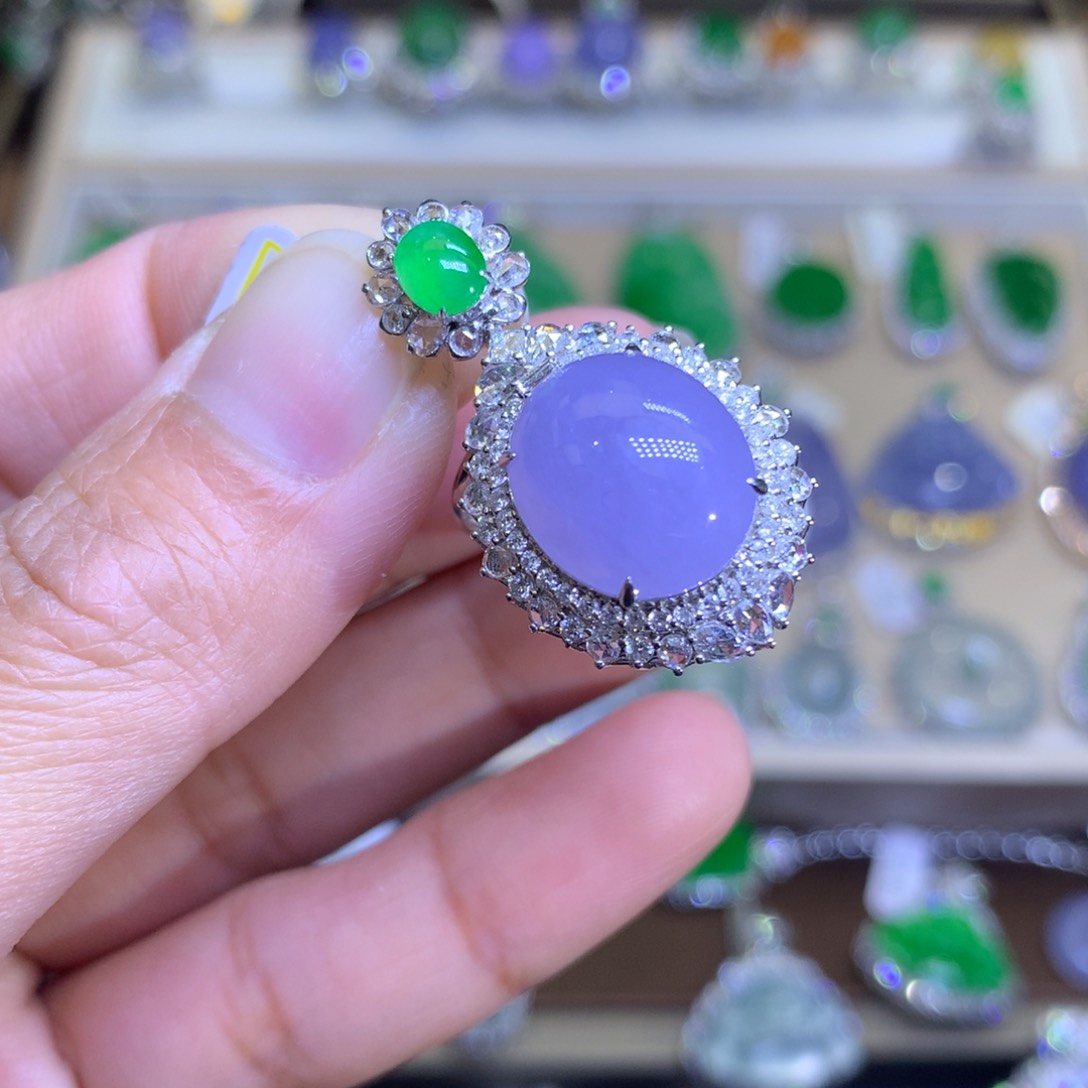 翡翠颈饰18K金镶嵌翡翠