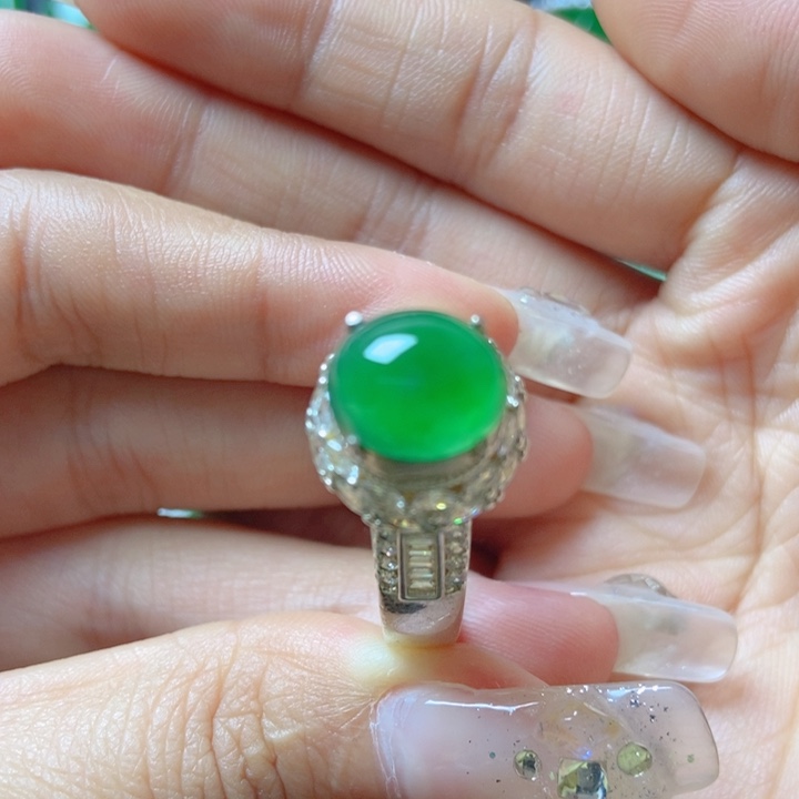 翡翠颈饰未镶嵌         