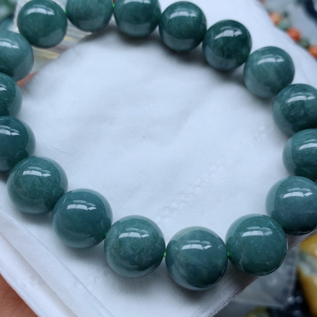 翡翠颈饰未镶嵌手串