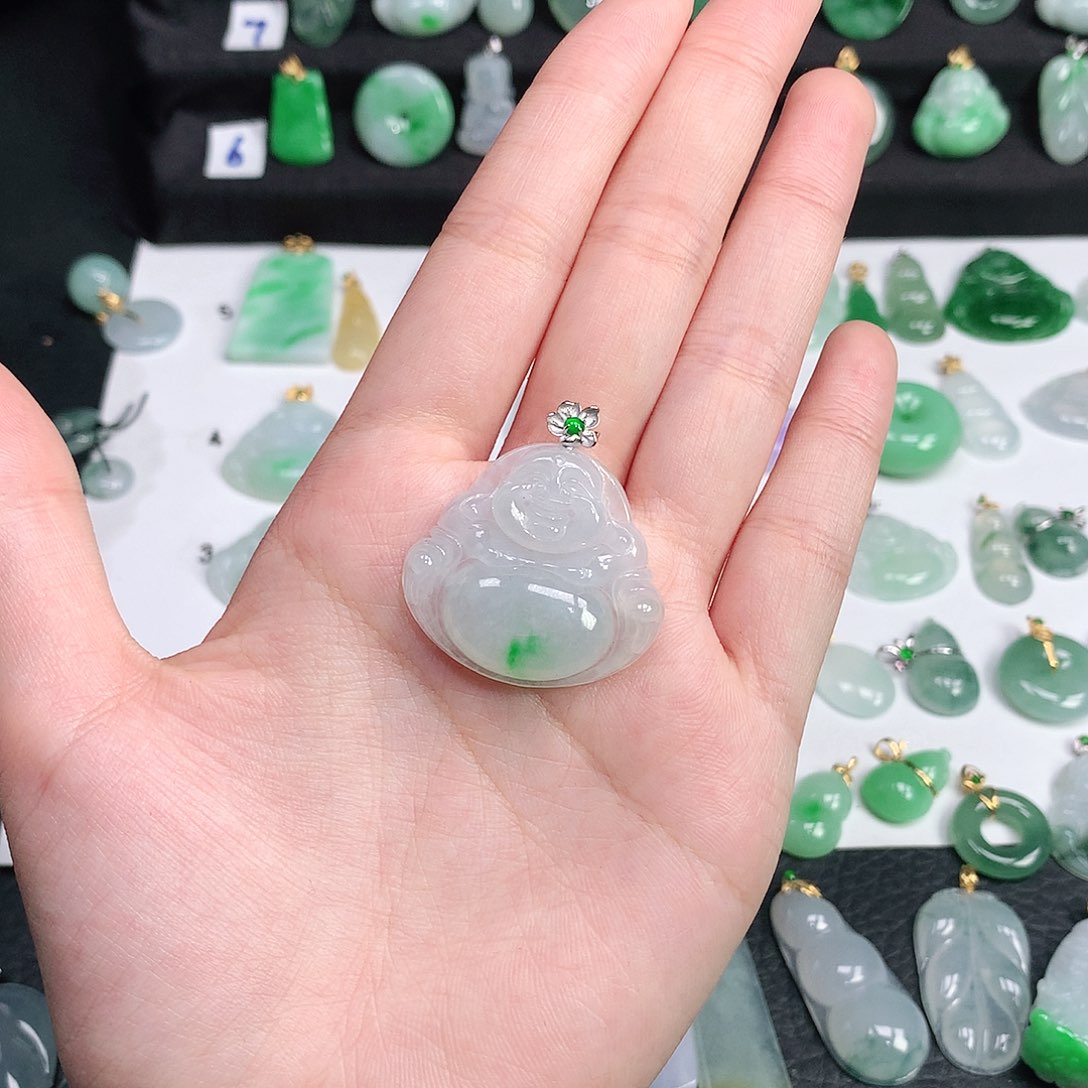 翡翠颈饰未镶嵌翡翠