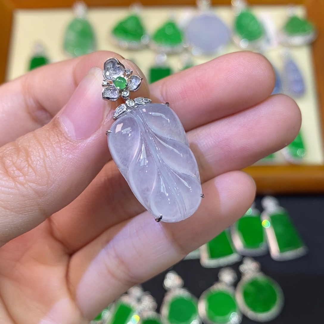 翡翠吊坠(不含链)18K金镶嵌