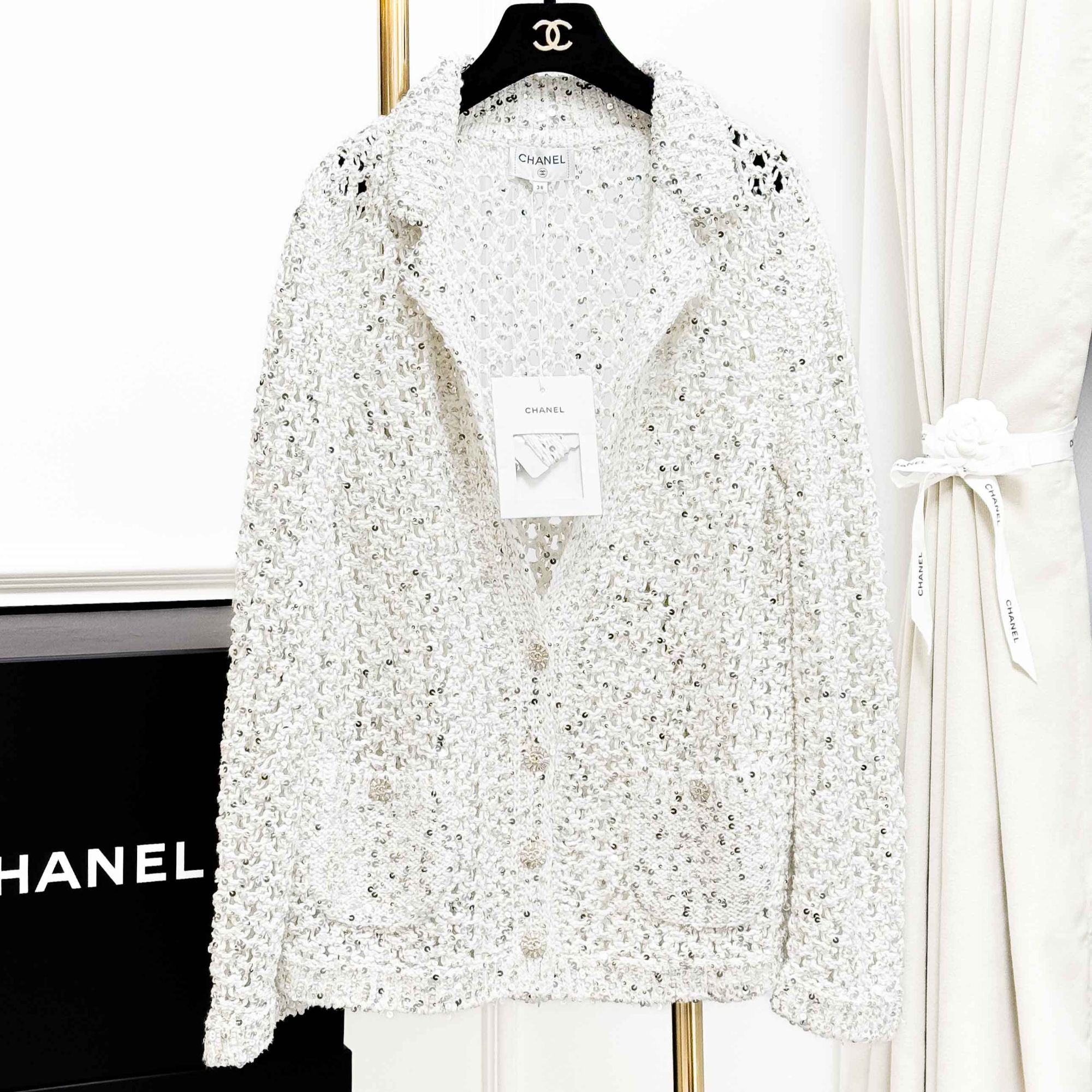 99新 Chanel/香奈儿 38码 白色 镂空 亮片 长袖 针织 开衫