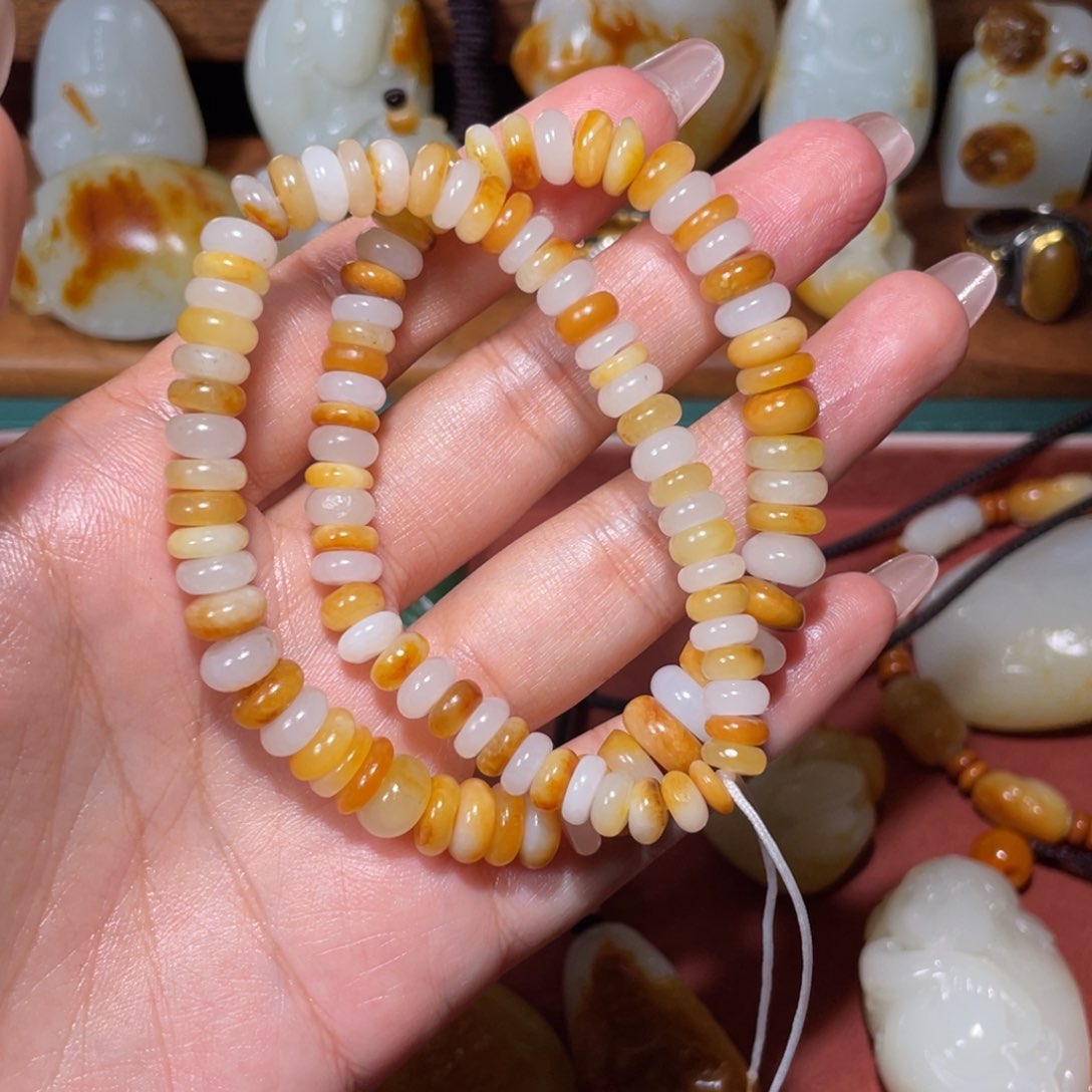 颈饰未镶嵌和田玉