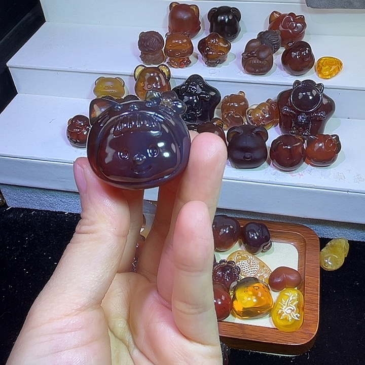 琥珀未镶嵌裸石琥珀