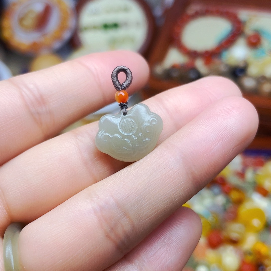 和田玉挂件未镶嵌订制