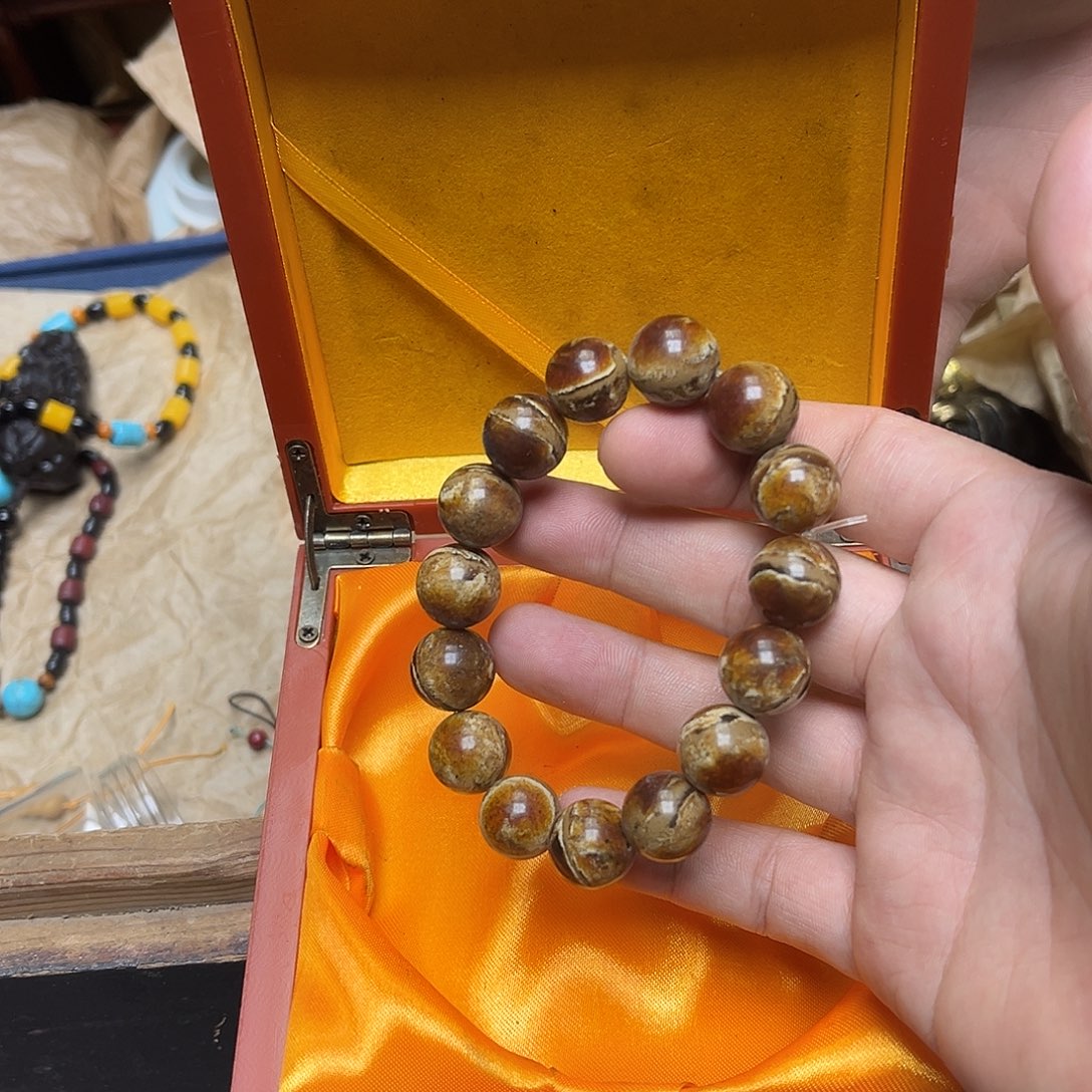 大叶紫檀（黑酸枝木类）