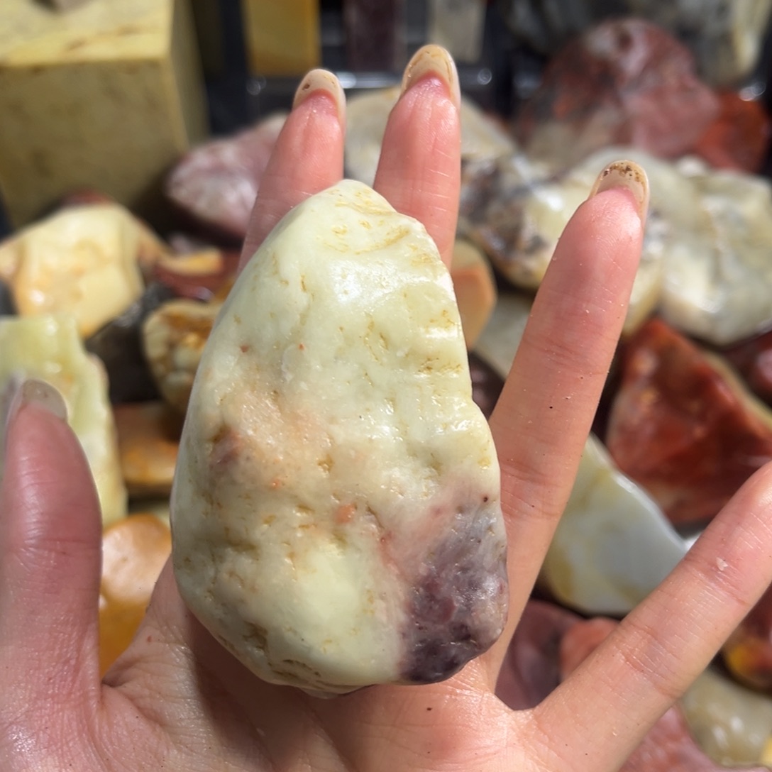 喵***主大叶紫檀（黑酸枝木类）寿山石