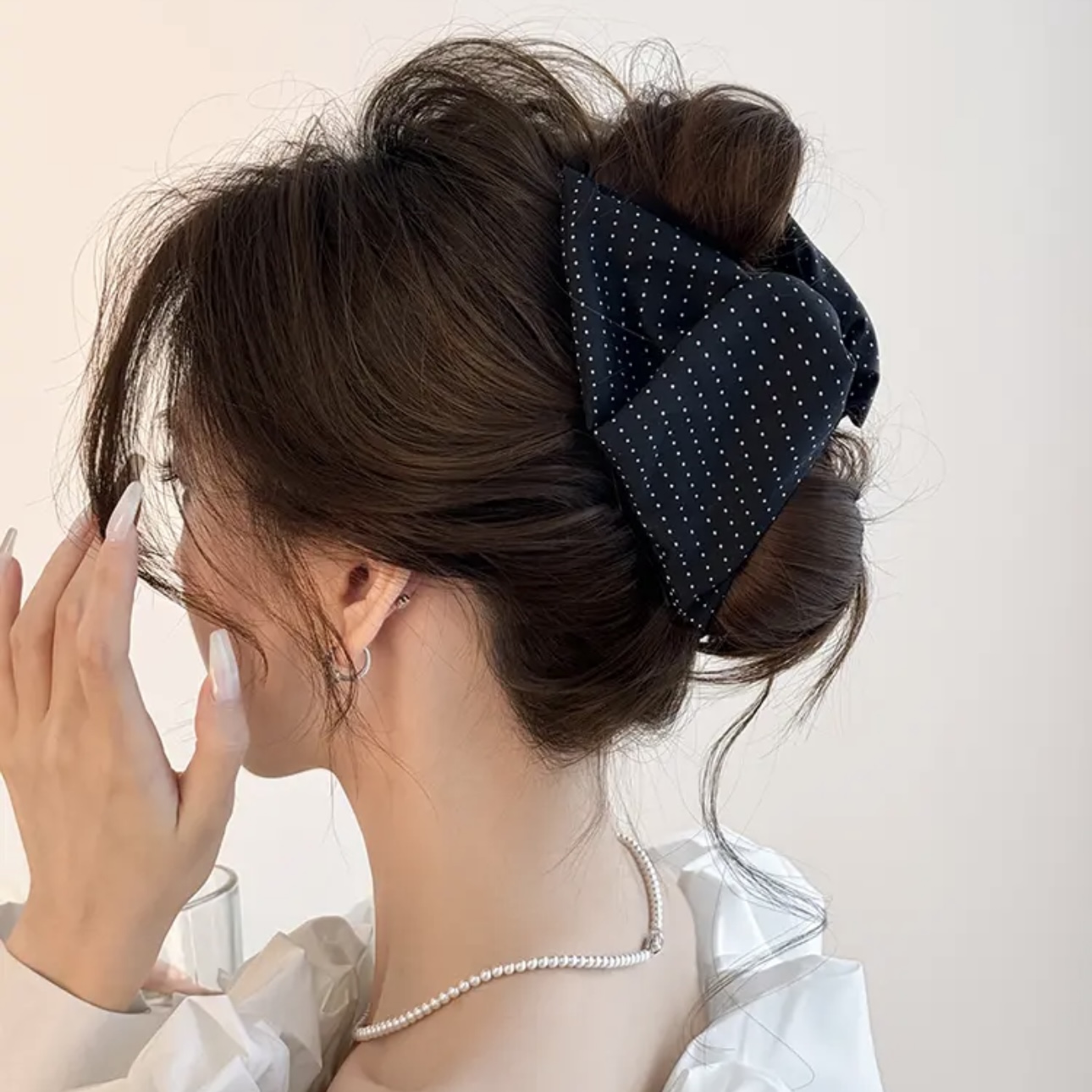 法式高马尾三角抓夹女高级感2025新款赫本风鲨鱼夹后脑勺发饰