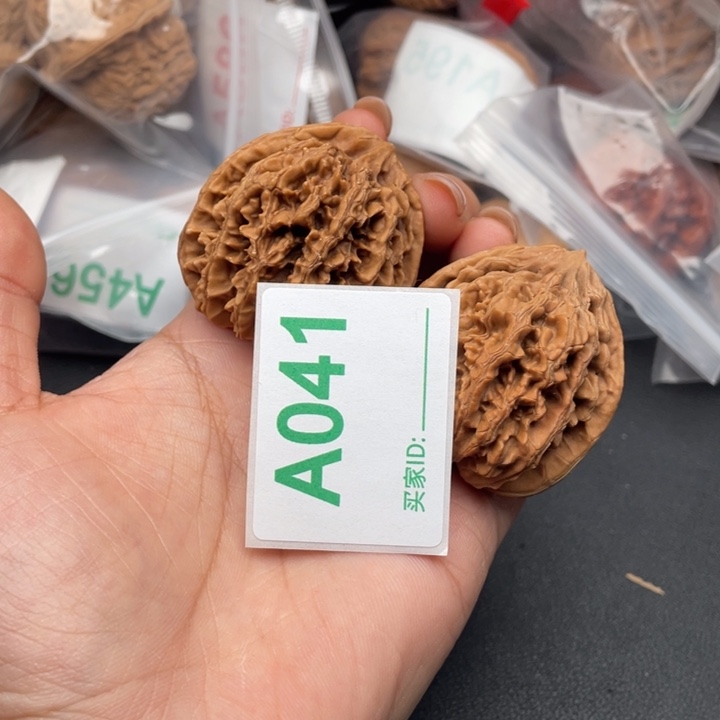 文玩核桃吊坠核桃