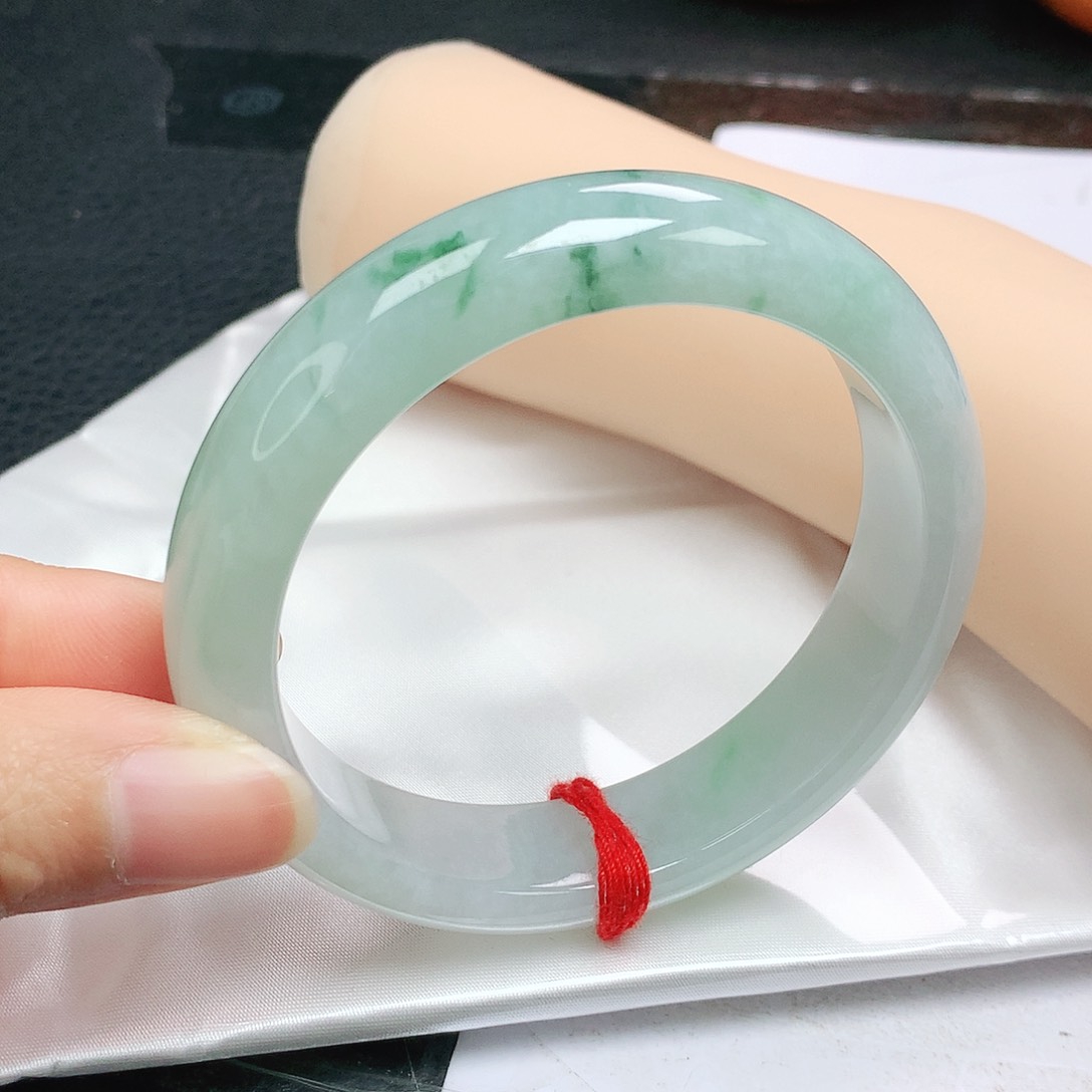 翡翠手镯未镶嵌正5758