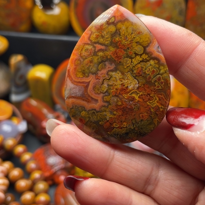 玛瑙/玉髓颈饰未镶嵌