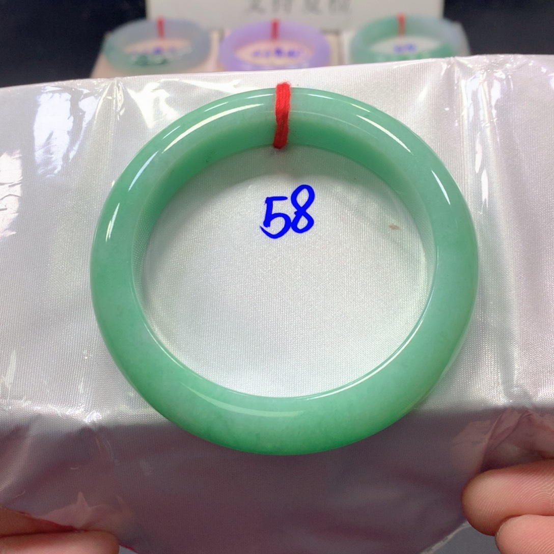 翡翠未镶嵌手镯翡翠