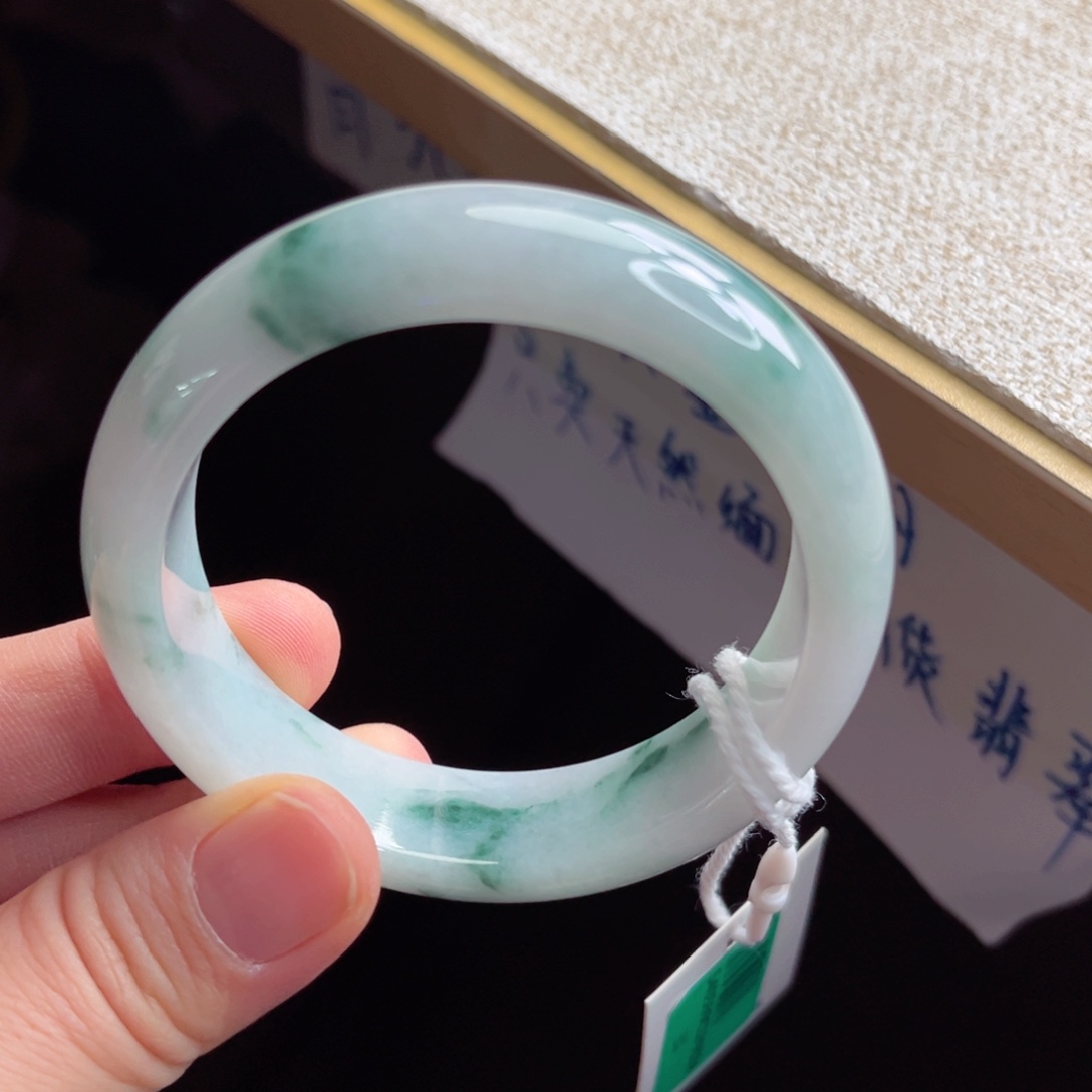 翡翠未镶嵌手镯手镯