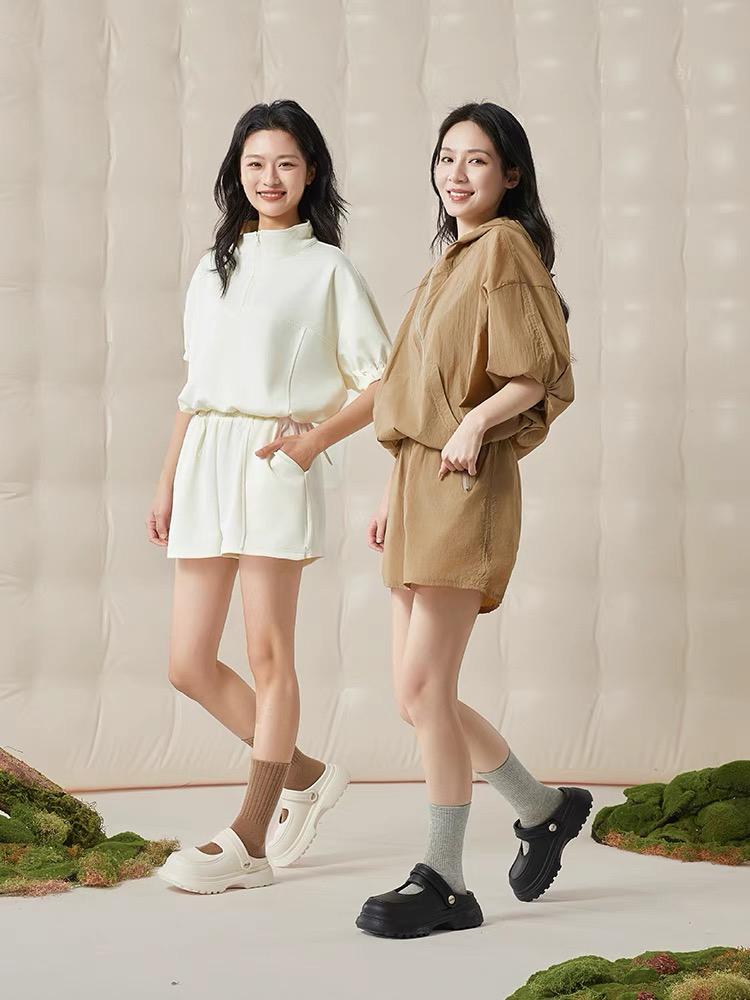 情侣款，简约搭扣舒适洞洞鞋网红凉鞋厚底