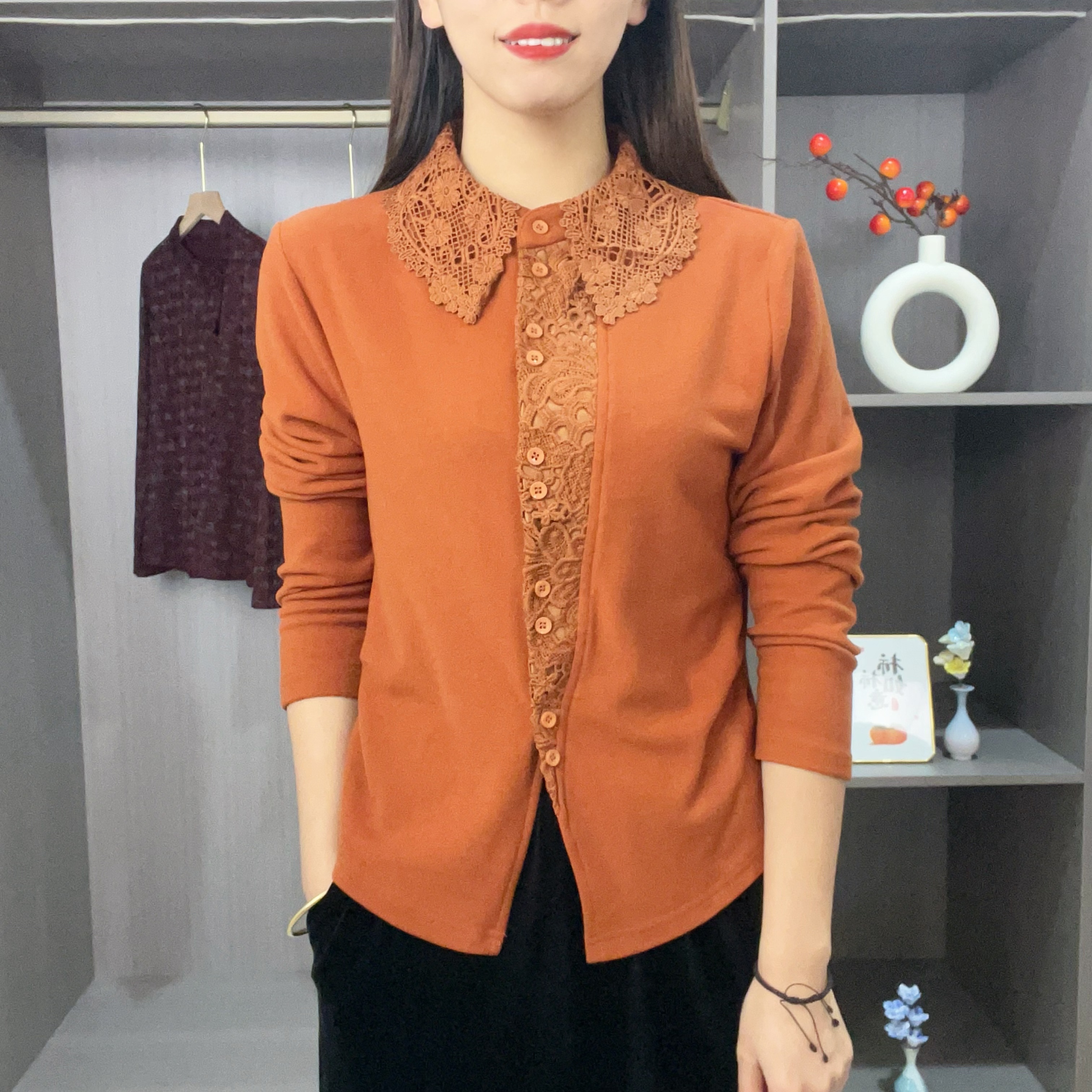 2025秋冬新款百搭气质打底衫翻领时尚显瘦蕾丝拼接双面澳绒上衣18