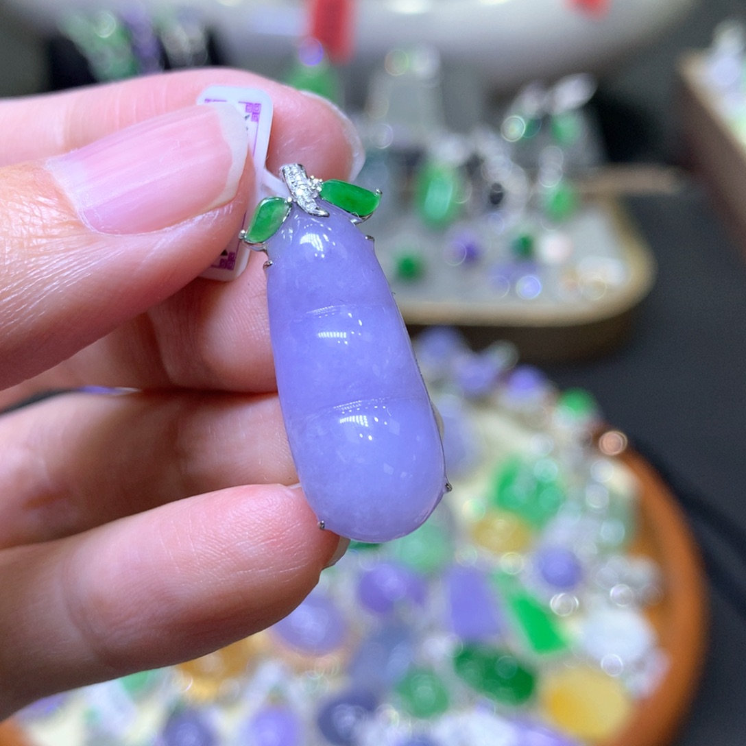 【闪购商品】翡翠颈饰18K金镶嵌翡翠吊坠项链