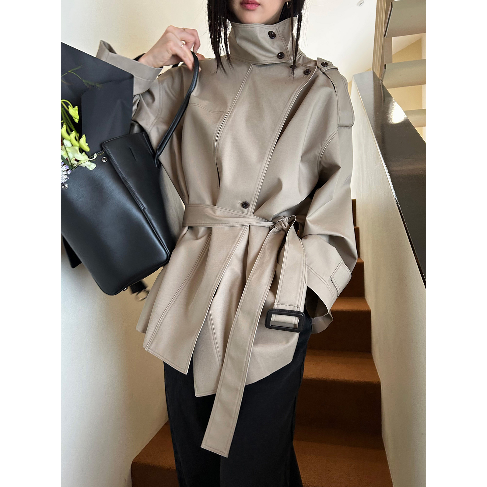 已出货 韩国chic秋季新款法式高级感立领别致系扣短款风衣外套女