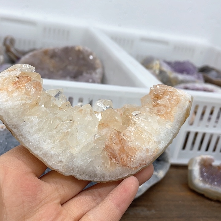 水晶摆件未镶嵌捡漏