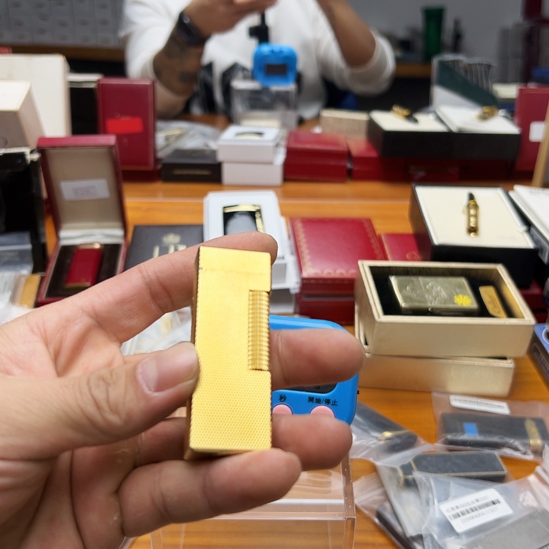 登家4袋金麦穗。  