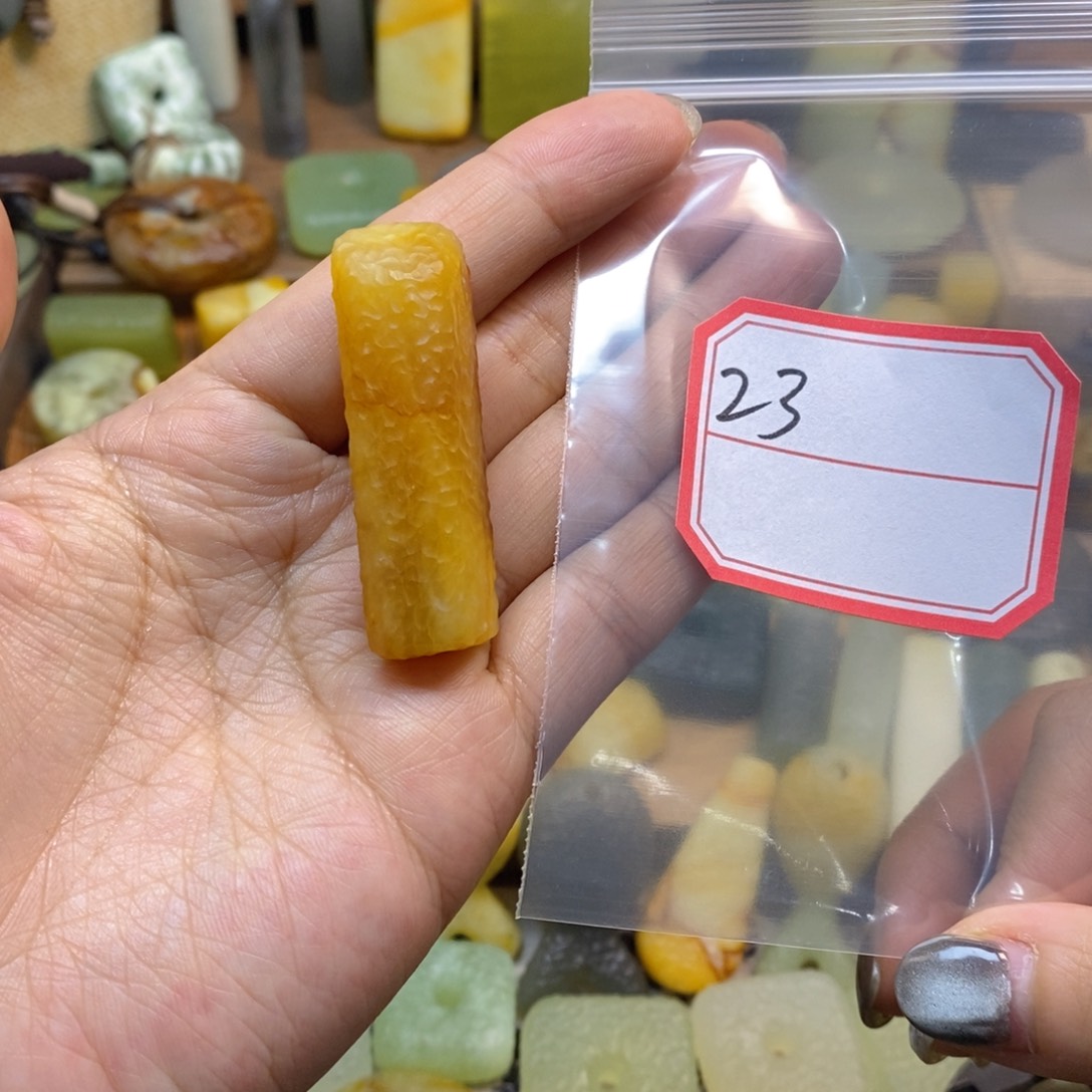 未镶嵌蛇纹石玉颈饰栗****L