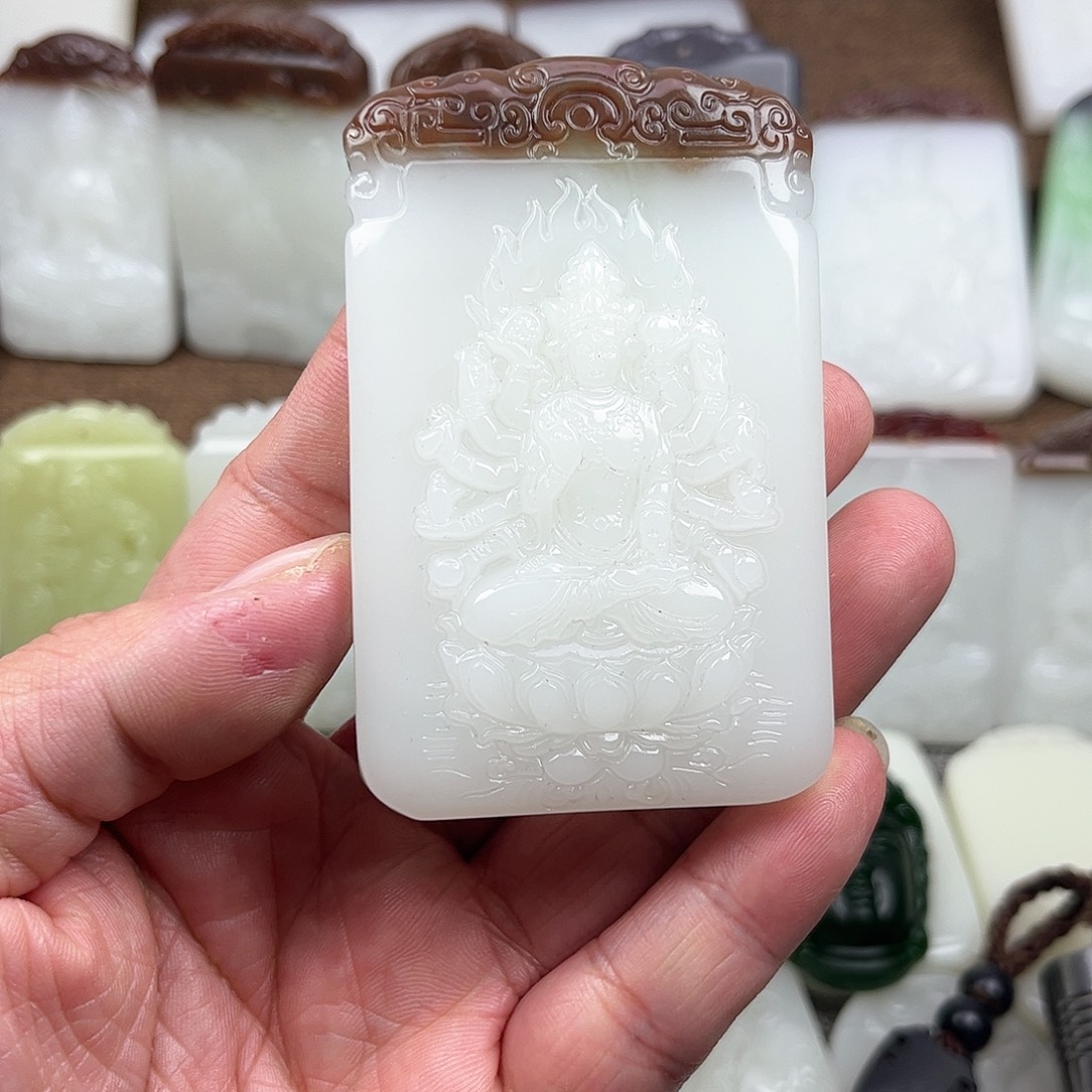 和田玉未镶嵌颈饰