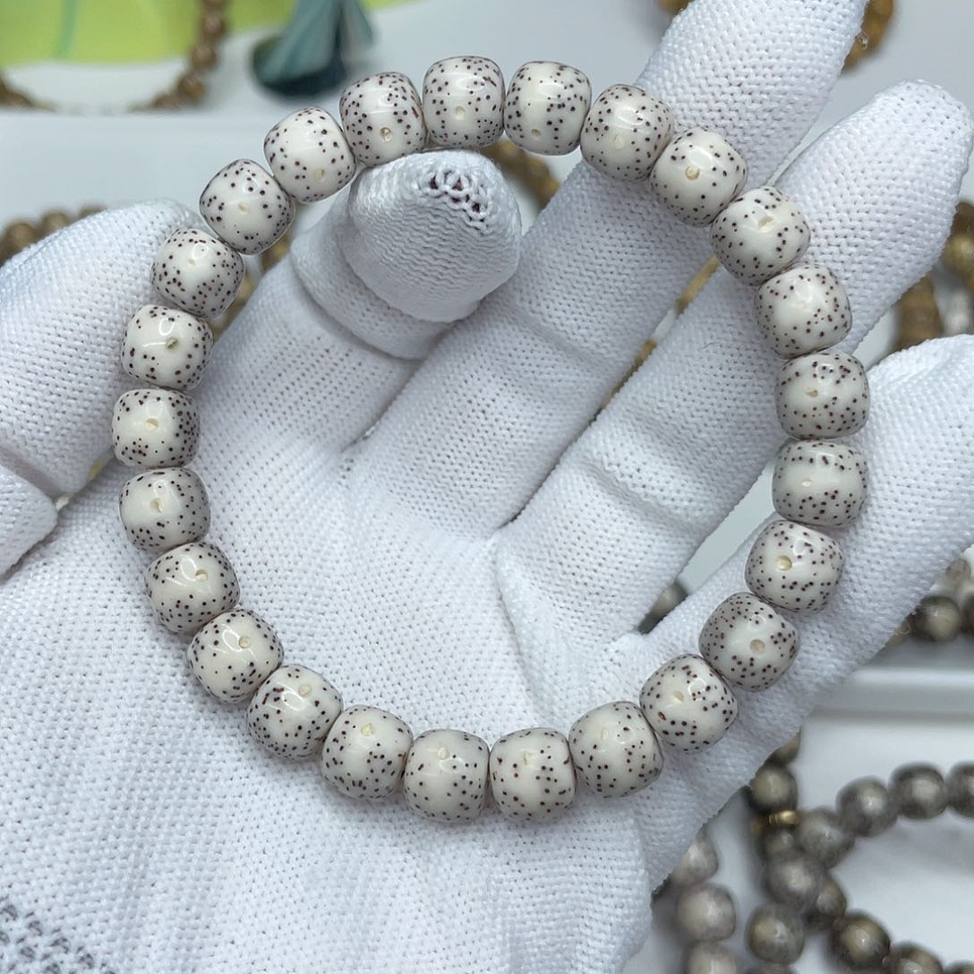 星月菩提手串抬***亮17。9/8骨瓷白通体留白