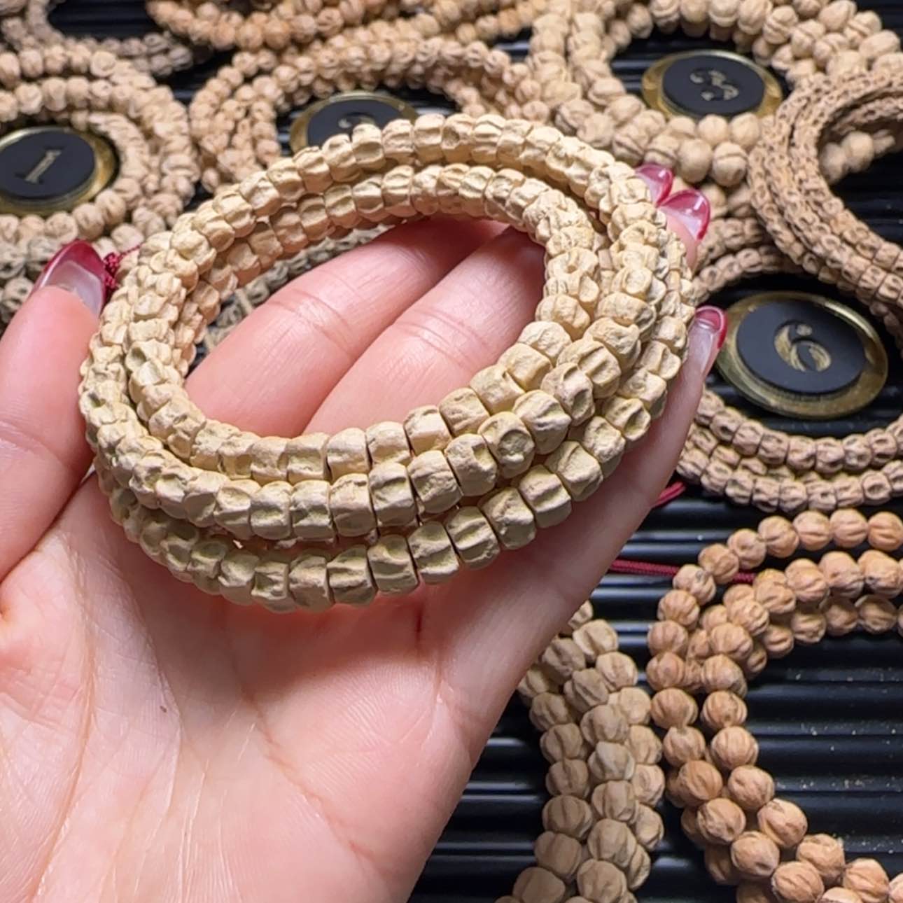 【闪购商品】柏香籽/百香籽吊坠一***人