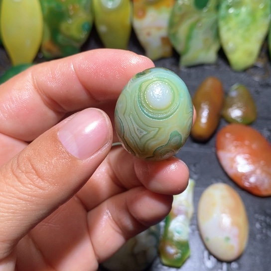 石英质玉珠宝半成品未镶嵌风*谷