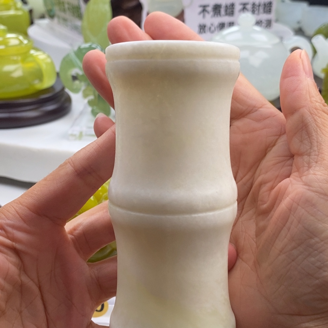 未镶嵌岫玉四大名玉笔筒