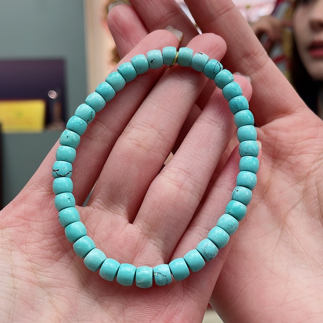 绿松石颈饰未镶嵌