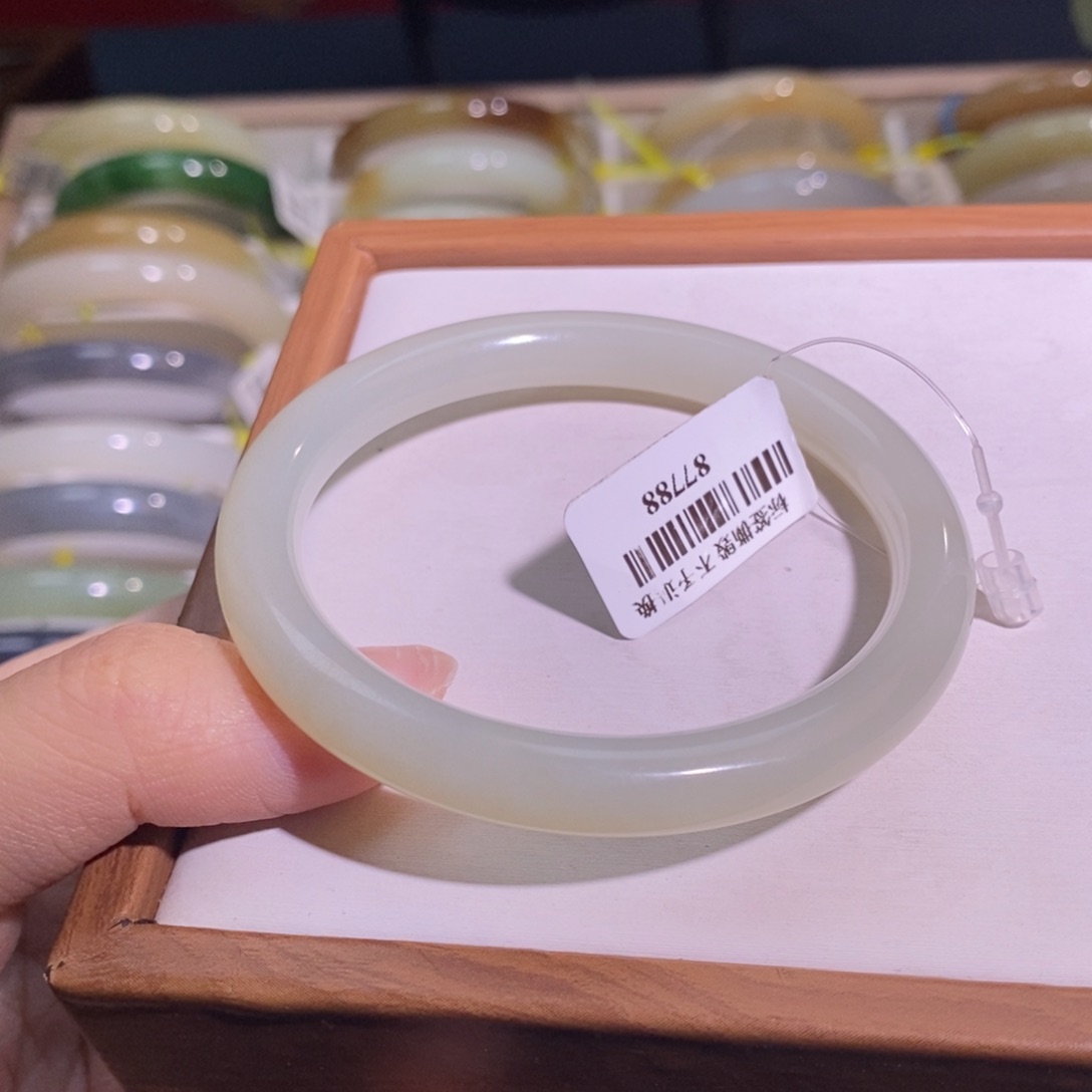 和田玉未镶嵌手镯53